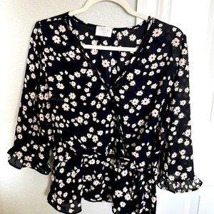 Sienna sky NWOT floral blouse size M